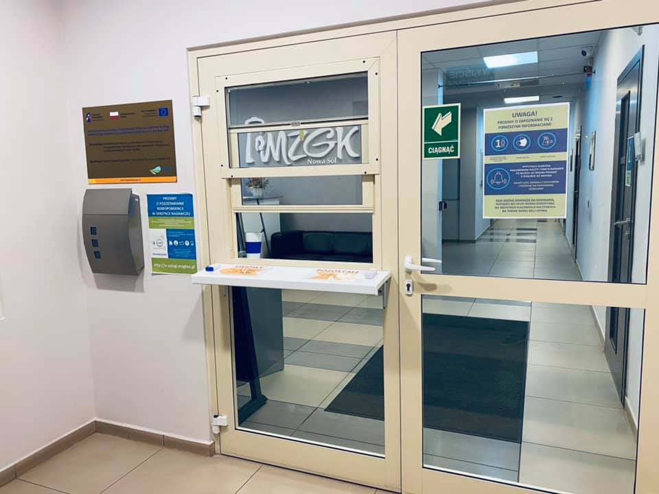 Zdjęcie przedstawiające okienko obslugi Klientów w MZGK SP. Z O.O.